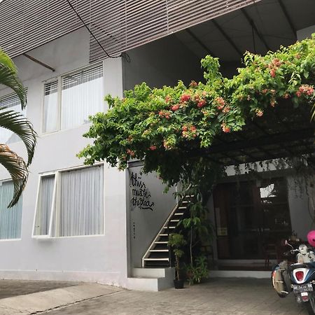 Matta Lodge Kuta Selatan Exterior photo
